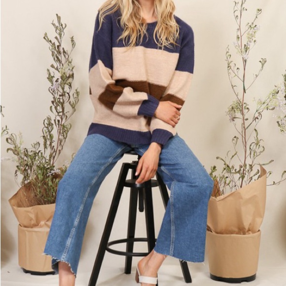 Long Sleeve Colorblock Knit Sweater - Picture 4 of 4